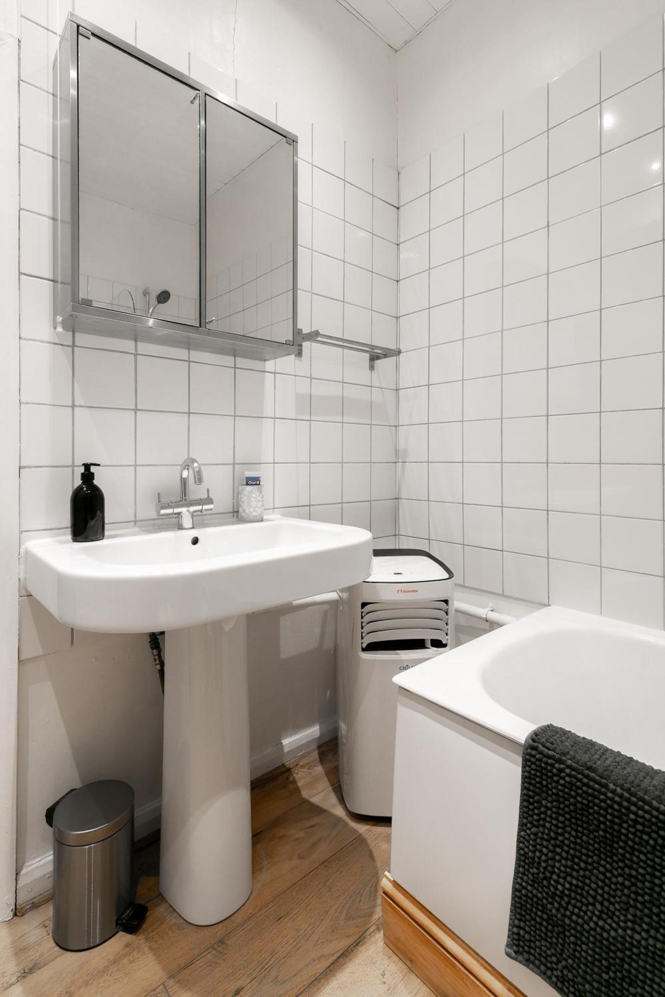 Apartamento Artistic Pied-A-Terre, Steps From The Tube, Moments From London'S Heart Exterior foto
