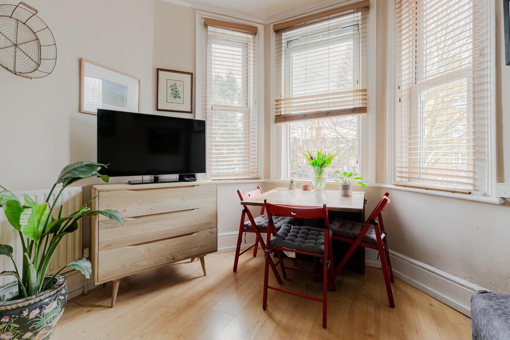 Apartamento Artistic Pied-A-Terre, Steps From The Tube, Moments From London'S Heart Exterior foto