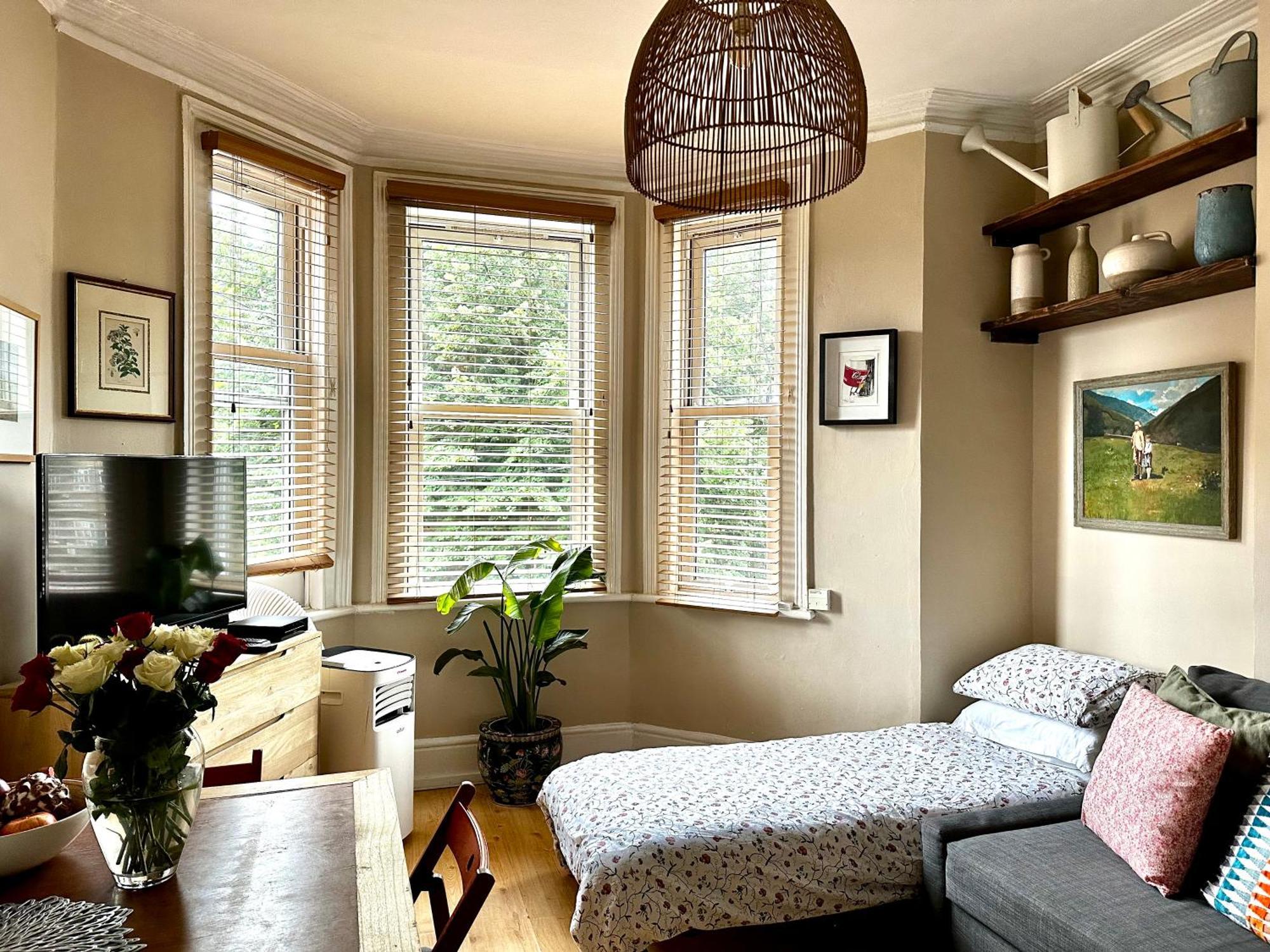 Apartamento Artistic Pied-A-Terre, Steps From The Tube, Moments From London'S Heart Exterior foto