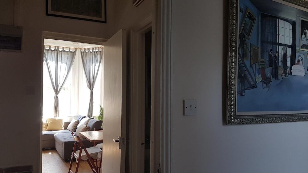 Apartamento Artistic Pied-A-Terre, Steps From The Tube, Moments From London'S Heart Exterior foto